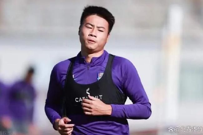 玩3p我被两个男人夹在中间
